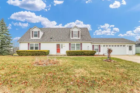 2302 Pheasant Ridge Rd, Mahomet, IL 61853