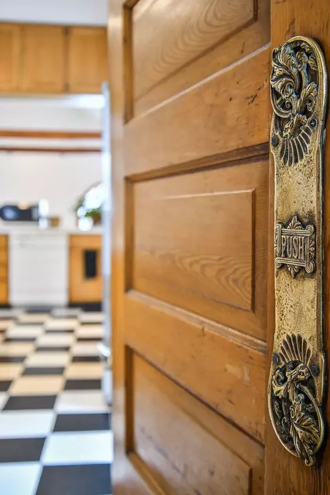 Entry Way - 116 S Wright St, Naperville, IL 60540 photo 5 of 5