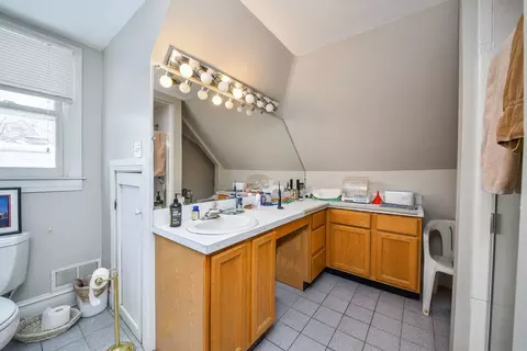 Bath - 116 S Wright St, Naperville, IL 60540 photo 4 of 4