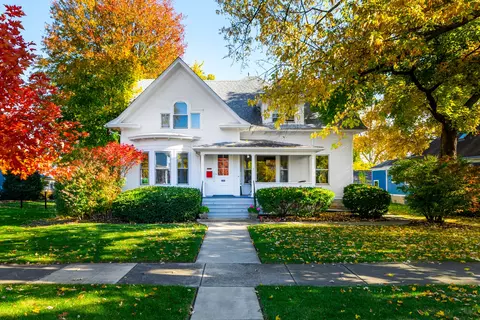 116 S Wright St, Naperville, IL 60540