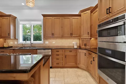 Kitchen - 1838 Ada Ln, Munster, IN 46321 photo 2 of 4