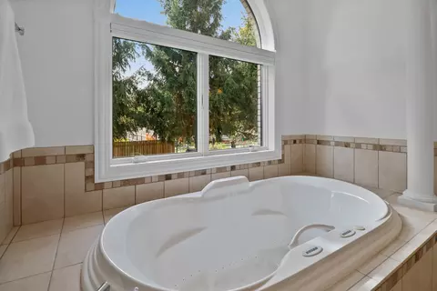 Bath - 1838 Ada Ln, Munster, IN 46321 photo 4 of 5