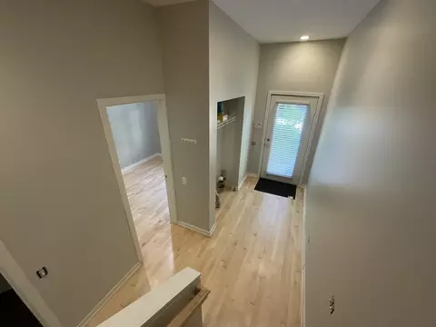 Entry Way - 1221 W Cottage Pl, Chicago, IL 60607 photo 2 of 3