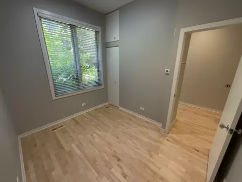 Bedroom - 1221 W Cottage Pl, Chicago, IL 60607 photo 1 of 6