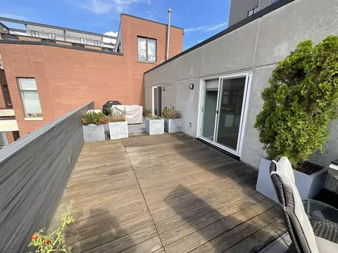 Exterior - 1221 W Cottage Pl, Chicago, IL 60607 photo 3 of 6