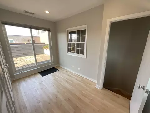 Bedroom - 1221 W Cottage Pl, Chicago, IL 60607 photo 6 of 6