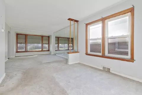 Living - 8550 S Jeffery Blvd, Chicago, IL 60617 photo 5 of 5