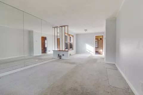 Living - 8550 S Jeffery Blvd, Chicago, IL 60617 photo 3 of 5