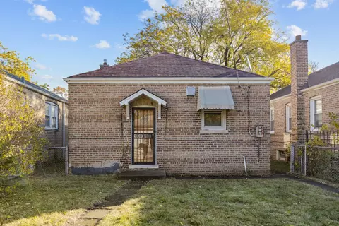 Exterior - 8550 S Jeffery Blvd, Chicago, IL 60617 photo 2 of 3