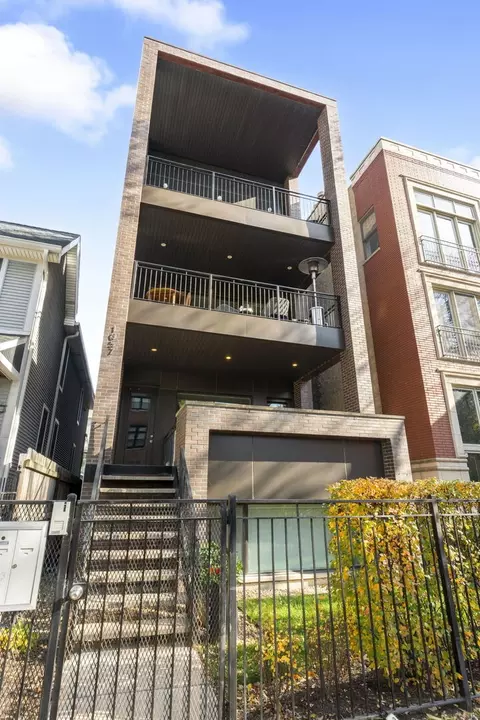 1057 N Wood St #1, Chicago, IL 60622