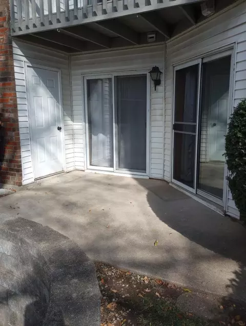 4314 W Shamrock Ln #1D, Mchenry, IL 60050