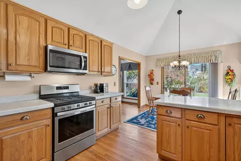 3610 Lakeview Dr, Algonquin, IL 60102 photo 8