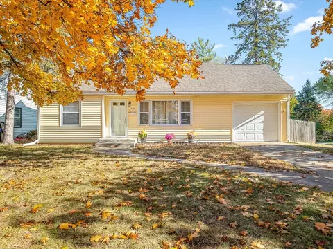 1024 21st St, Rockford, IL 61108