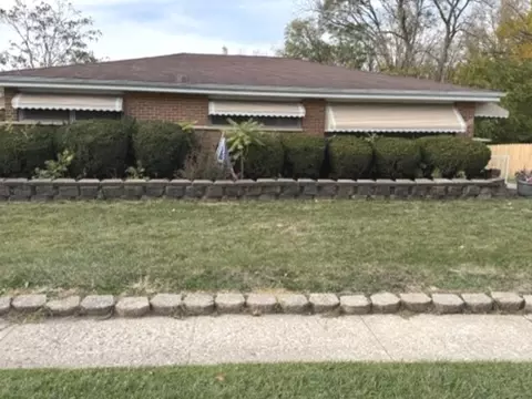 2732 Circle Dr, Markham, IL 60428
