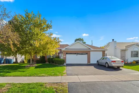 3207 Sandy Ridge Dr, Steger, IL 60475