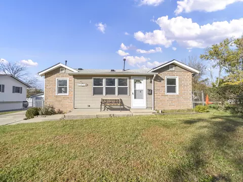 1820 Tomahawk Trl, Round Lake Heights, IL 60073