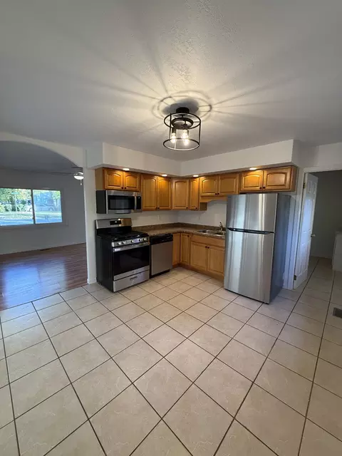 Kitchen - 1309 Maplepark Dr, Champaign, IL 61821 photo 1 of 4