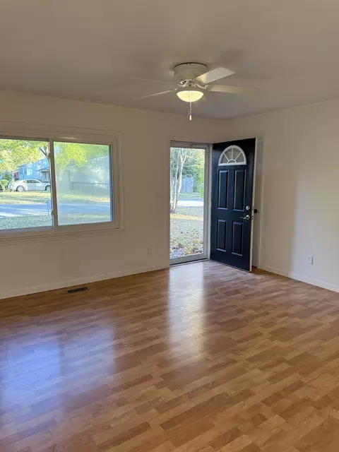Living - 1309 Maplepark Dr, Champaign, IL 61821 photo 4 of 4