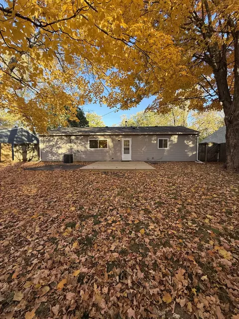 Exterior - 1309 Maplepark Dr, Champaign, IL 61821 photo 2 of 3