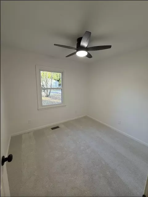 Bedroom - 1309 Maplepark Dr, Champaign, IL 61821 photo 6 of 7
