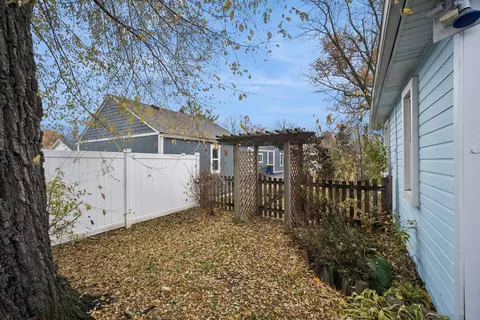 Exterior - 215 Second St, Elgin, IL 60123 photo 6 of 8