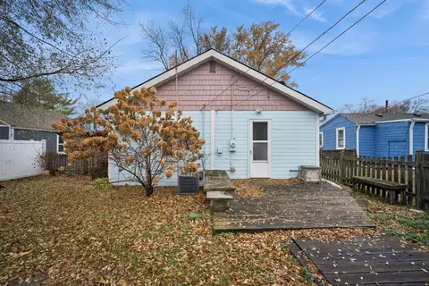 Exterior - 215 Second St, Elgin, IL 60123 photo 5 of 8