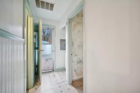 Entry Way - 215 Second St, Elgin, IL 60123 photo 2 of 2