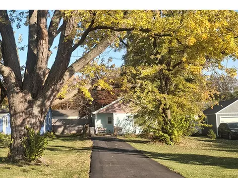 215 Second St, Elgin, IL 60123