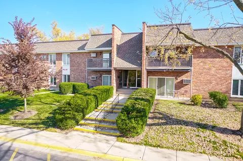 3939 Saratoga Ave #110E, Downers Grove, IL 60515