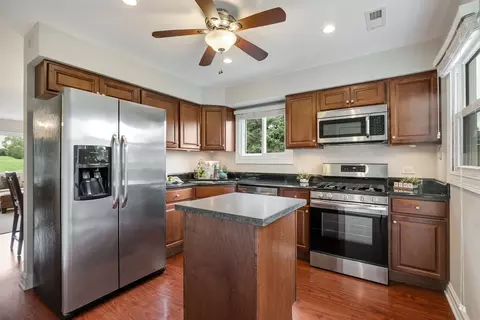 Kitchen - 17438 W Walnut Ln, Gurnee, IL 60031 photo 1 of 2
