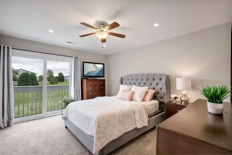Bedroom - 17438 W Walnut Ln, Gurnee, IL 60031 photo 2 of 3