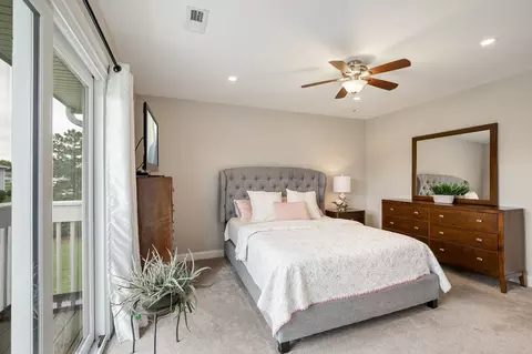 Bedroom - 17438 W Walnut Ln, Gurnee, IL 60031 photo 1 of 3