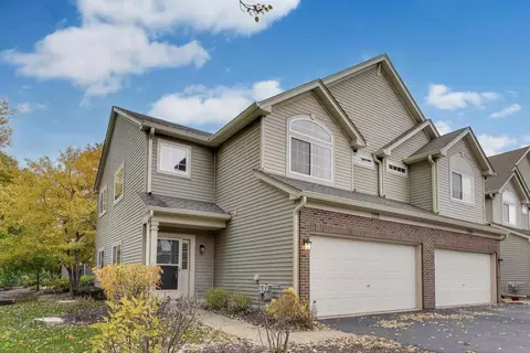 2271 Stoughton Cir, Aurora, IL 60502