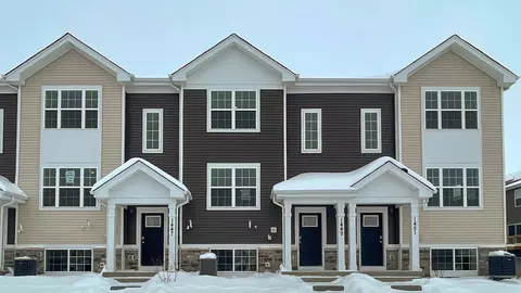 1449 Oakfield Ln, Pingree Grove, IL 60140