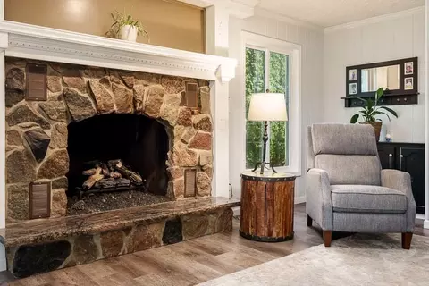 Living - 11948 Southgate Rd, Roscoe, IL 61073 photo 1 of 7