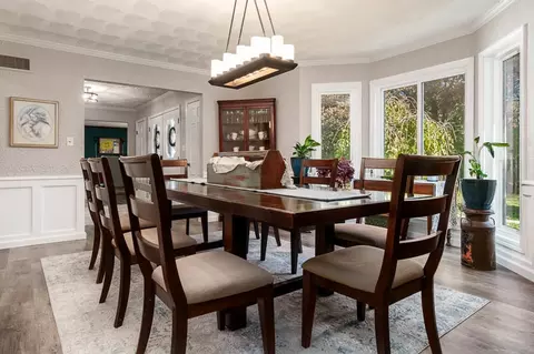 Dining - 11948 Southgate Rd, Roscoe, IL 61073 photo 3 of 3