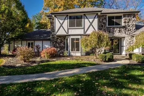 Exterior - 11948 Southgate Rd, Roscoe, IL 61073 photo 2 of 15