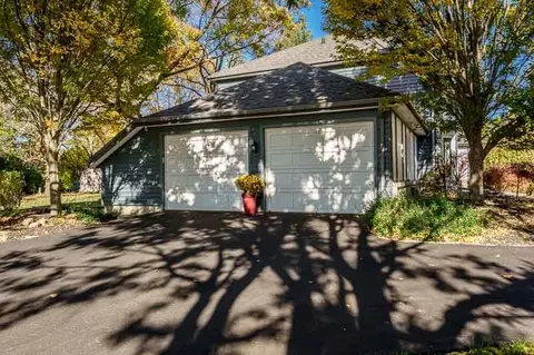 Exterior - 11948 Southgate Rd, Roscoe, IL 61073 photo 6 of 15
