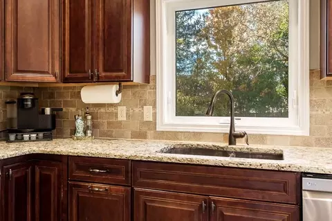 Kitchen - 11948 Southgate Rd, Roscoe, IL 61073 photo 4 of 6