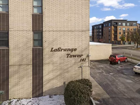 141 N La Grange Rd #803, La Grange, IL 60525