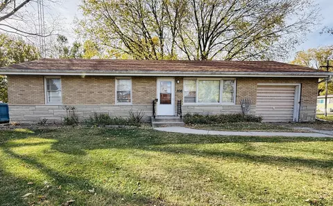 306 N 7th St, Cornell, IL 61319