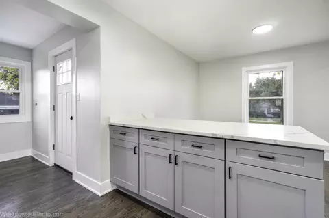Entry Way - 4247 Anna Ave, Lyons, IL 60534 photo 1 of 2