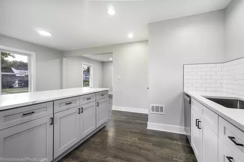 Kitchen - 4247 Anna Ave, Lyons, IL 60534 photo 5 of 5
