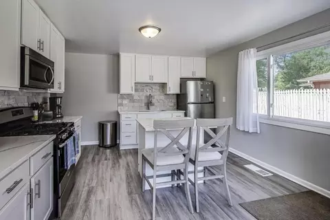 Kitchen - 3600 Owl Dr, Rolling Meadows, IL 60008 photo 3 of 3