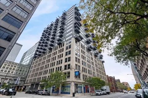 565 W Quincy St #1202, Chicago, IL 60661