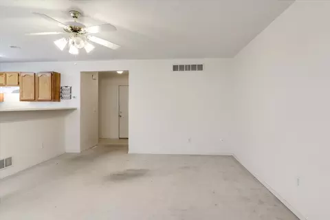 1204 Colonial Ave, Bloomington, IL 61701 photo 3