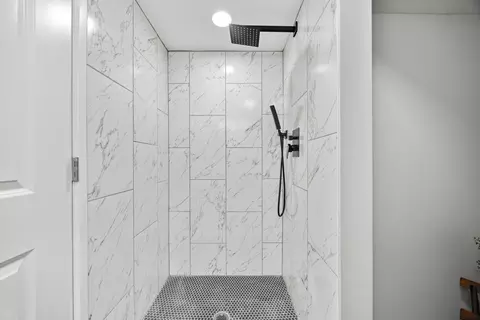 Bath - 21 E 140th Ct, Riverdale, IL 60827 photo 4 of 4