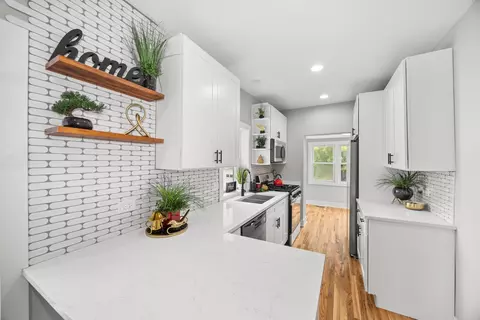 Kitchen - 21 E 140th Ct, Riverdale, IL 60827 photo 2 of 3