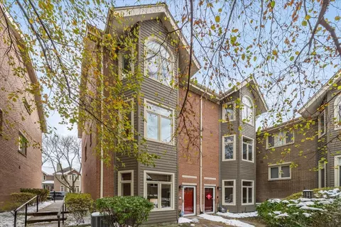1238 W Fletcher St #L, Chicago, IL 60657