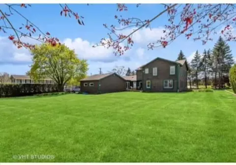19738 W Martin Dr, Mundelein, IL 60060